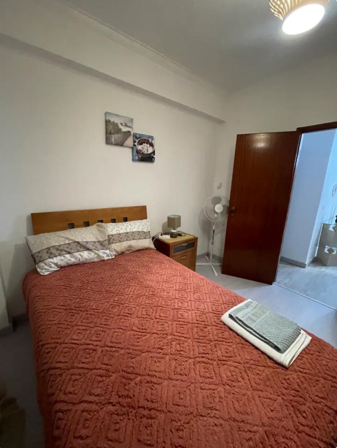Apartamento Quarto Calmo E Acolhedor Almada Exterior foto